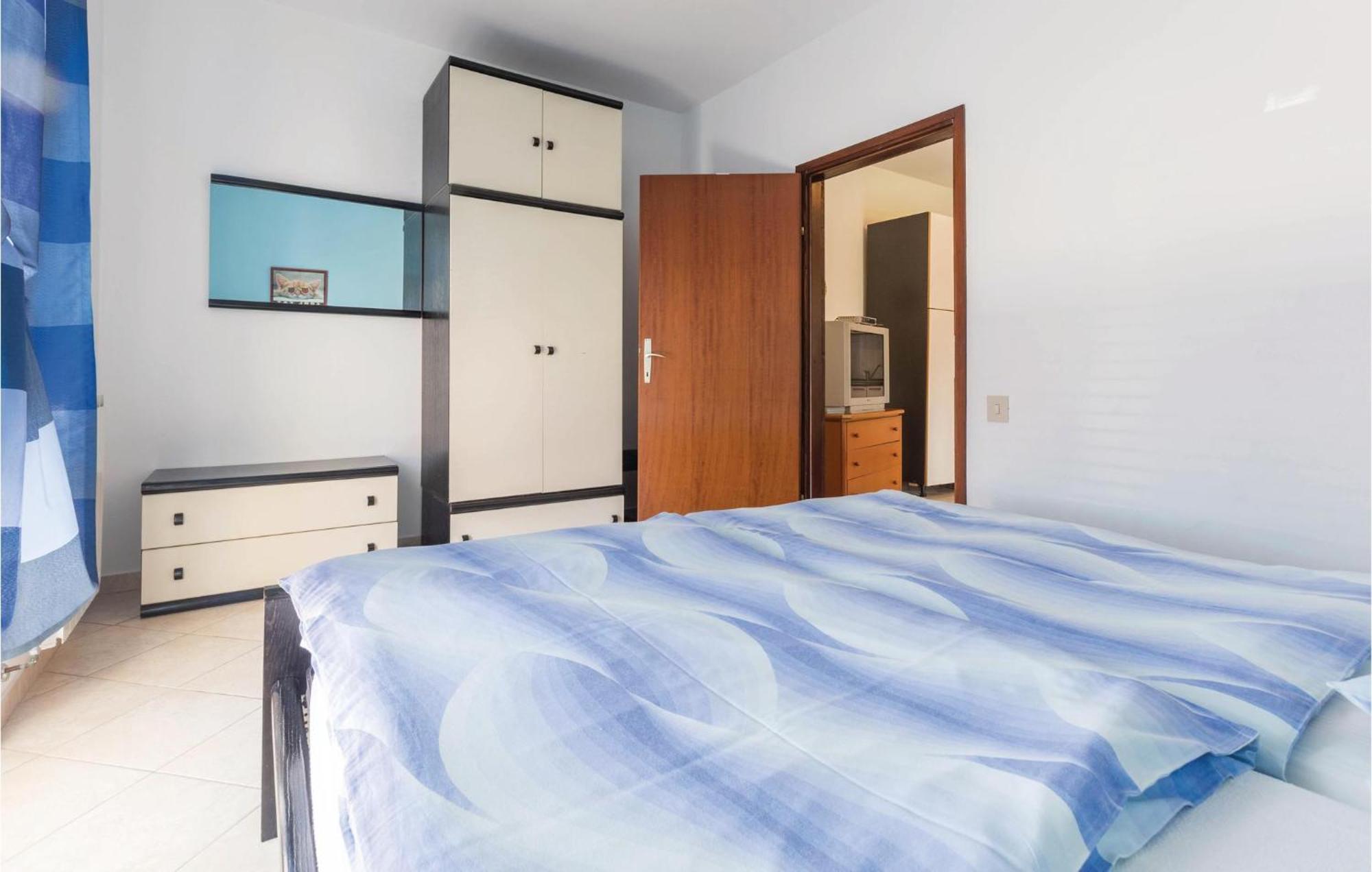 2 Bedroom Beautiful Apartment In Savudrija Exteriér fotografie
