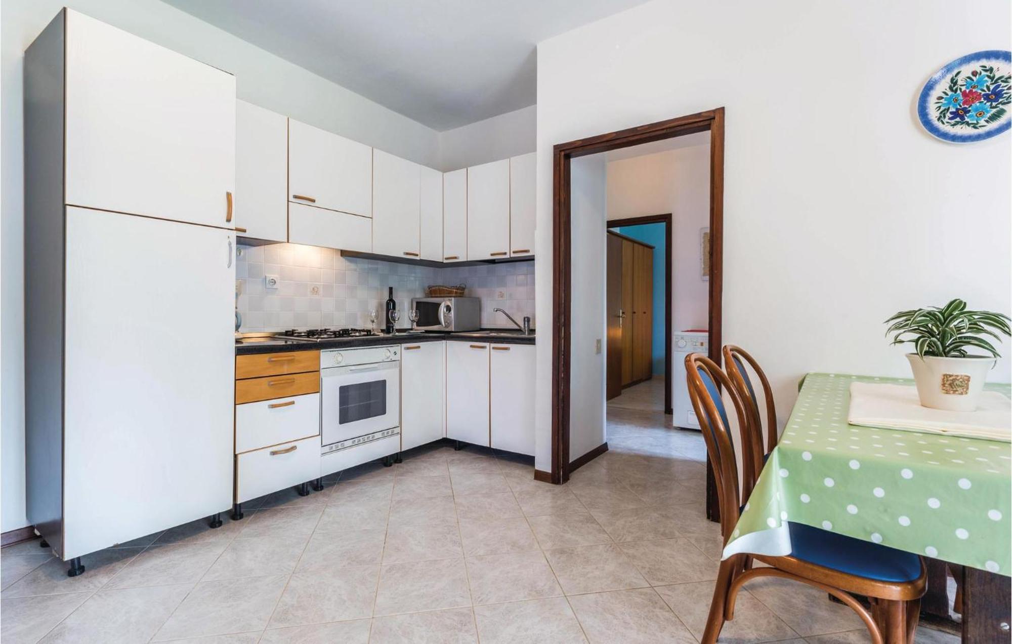 2 Bedroom Beautiful Apartment In Savudrija Exteriér fotografie